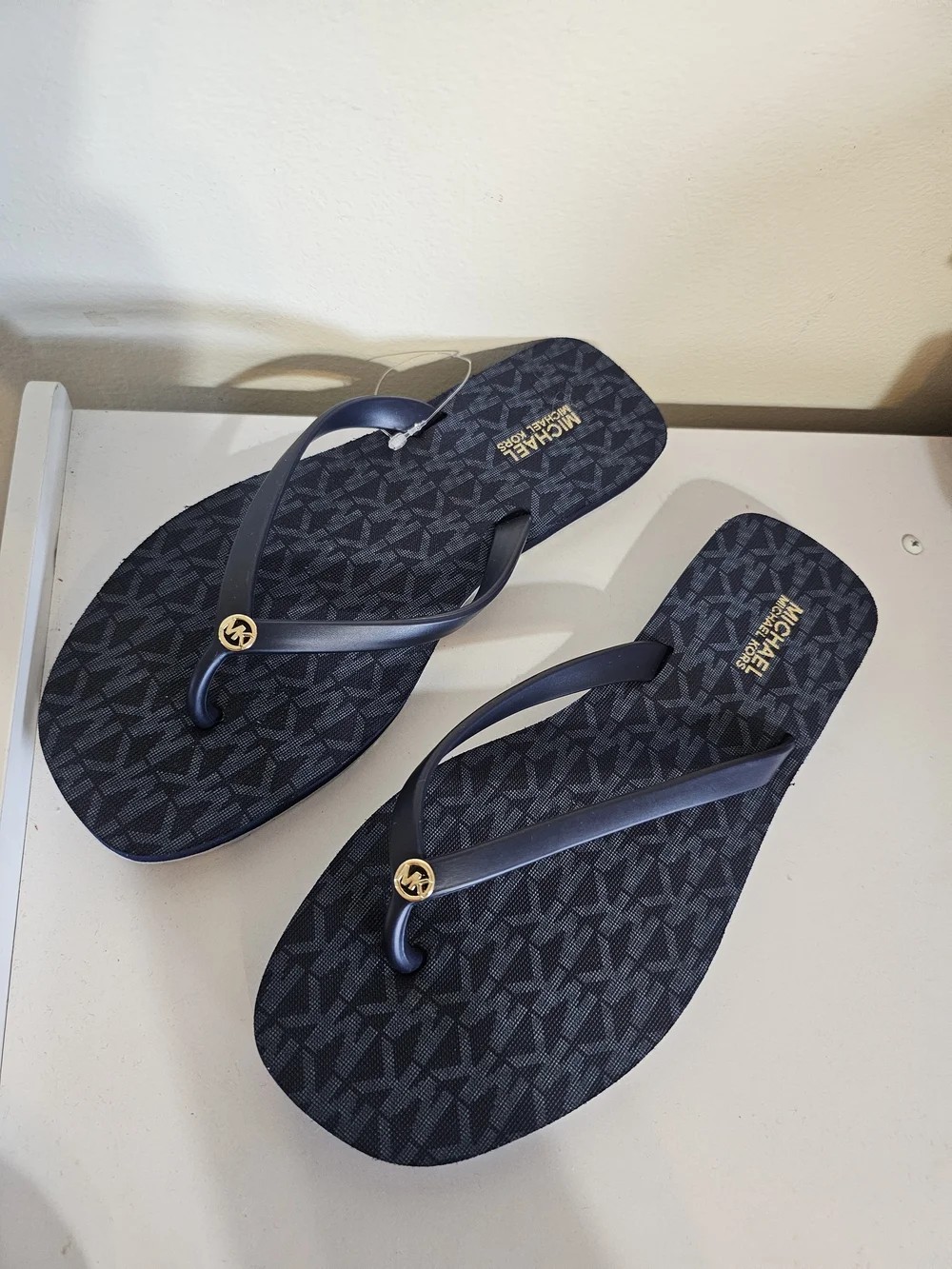 Michael Kors Navy Logo Flip Flop Sandals Size 6
